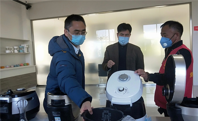 縣領導蒞臨華寶集團慰問指導工作